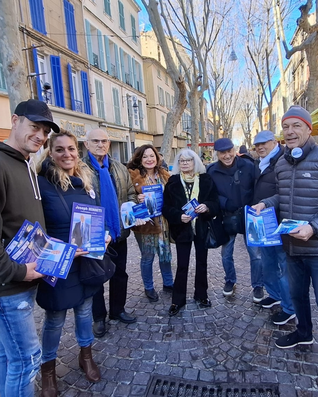Distribution de notre tract de campagne